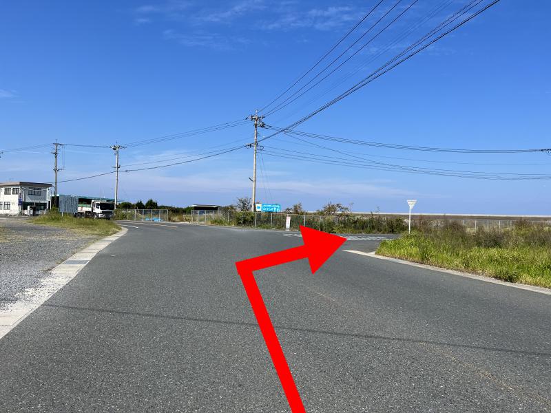 うみてらすの看板を右折