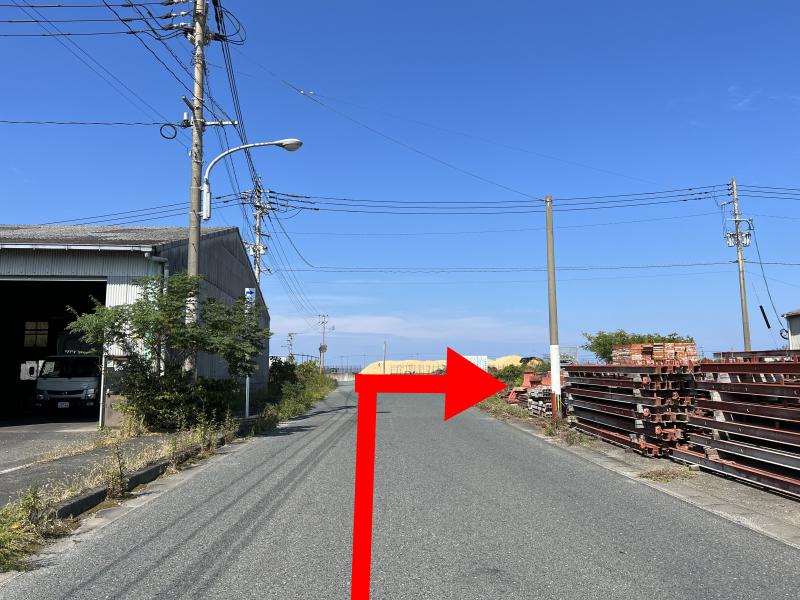 宇島港の看板を右折