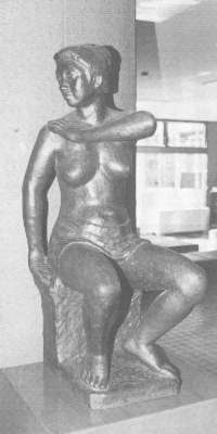 市役所にある裸婦像
