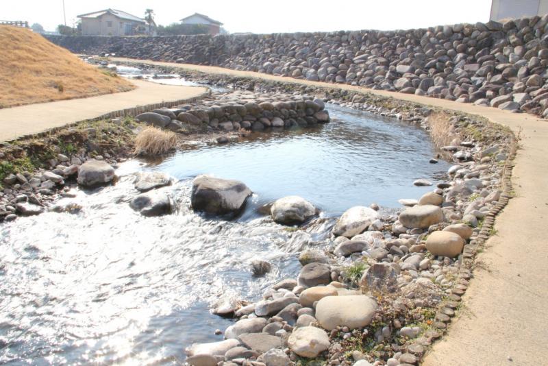 岩岳川の河川公園1