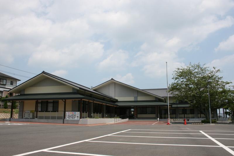 山田公民館＞正面