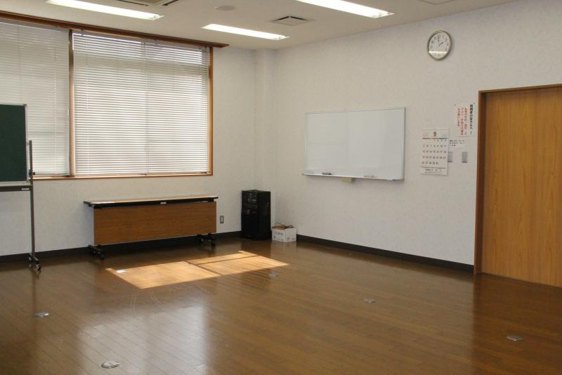 横武公民館＞会議室