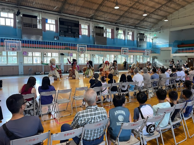 三興小学校